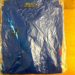 1 blue POLO RALPH LAUREN T-shirt size Small  
1 white POLO RALPH LAUREN